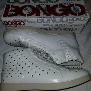 Bongo "Sprit" zipper high top sneaks.